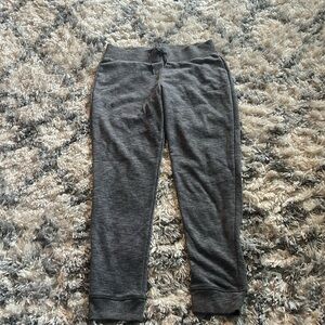 Women’s under armour size medium jogger sweatpant